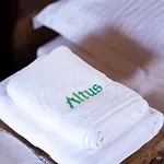 Altus Highland Lodge *