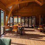 Altus Highland Lodge Tepelene