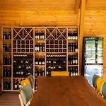 Altus Highland Lodge *