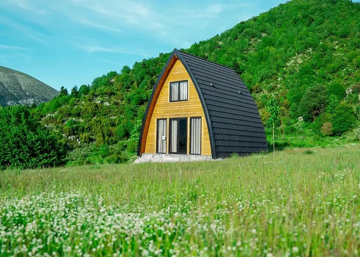 ロッジ Altus Highland Tepelenë