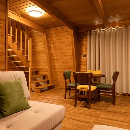 Altus Highland Деревянный коттедж