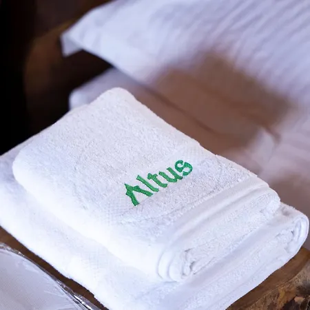 Altus Highland Lodge *