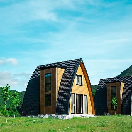 Altus Highland Деревянный коттедж Tepelene