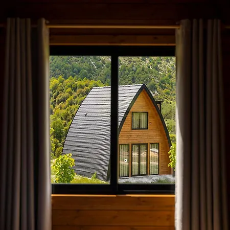 Деревянный коттедж Altus Highland *